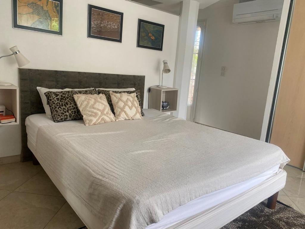 Villa نيم المظهر الخارجي الصورة